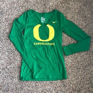 🏈Long Sleeved Oregon Duck V Neck!🏈